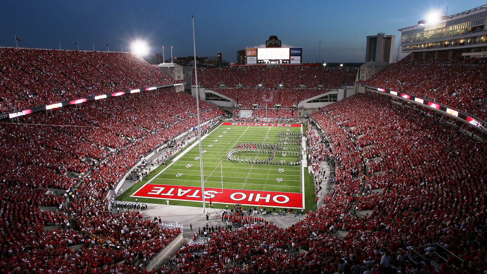 爱游戏体育-热火带队取胜！，凯恩重要时刻锐不可当观众掌声雷动